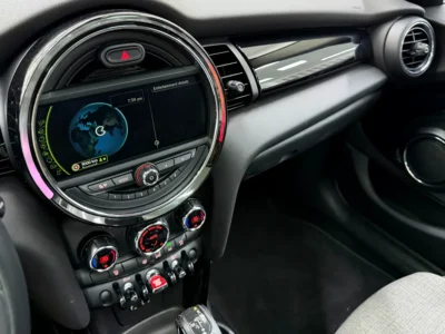 2016 MINI Cooper Cooper 1.5 Litres 3-cylinder Petrol Engine Blue Black Hatchback GCC Specs Automatic