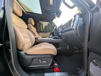 2024 Jetour T2 2.0 Litres Turbocharged 4-Cylinder Petrol Engine Black Beige SUV GCC Specs