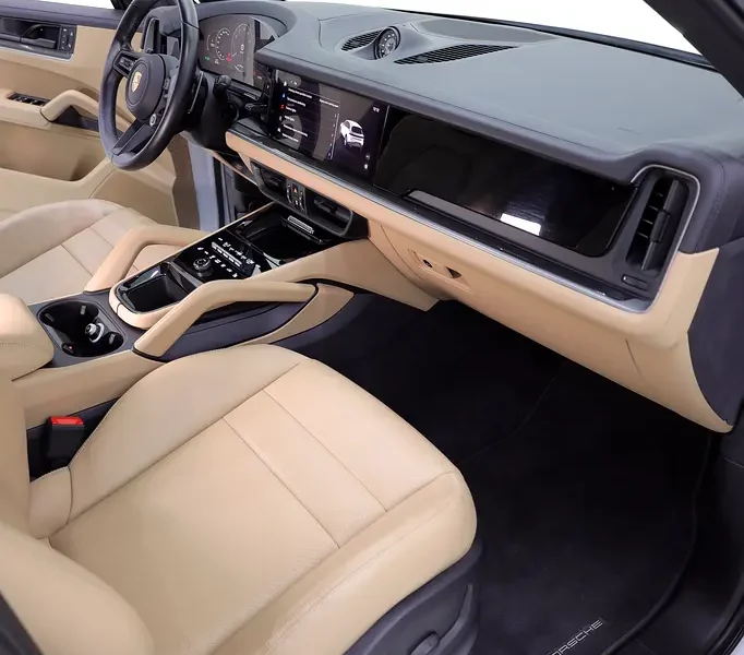 2024 Porsche Cayenne Standard 6 Cylinders Petrol Engine White Beige SUV GCC Specs CARBON PACKAGE