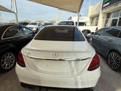 2016 Mercedes-Benz C200 2.0-liter Turbocharged 4-cylinder Petrol Engine White Beige Sedan