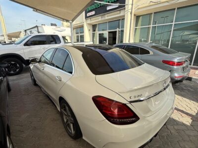 2016 Mercedes-Benz C200 2.0-liter Turbocharged 4-cylinder Petrol Engine White Beige Sedan