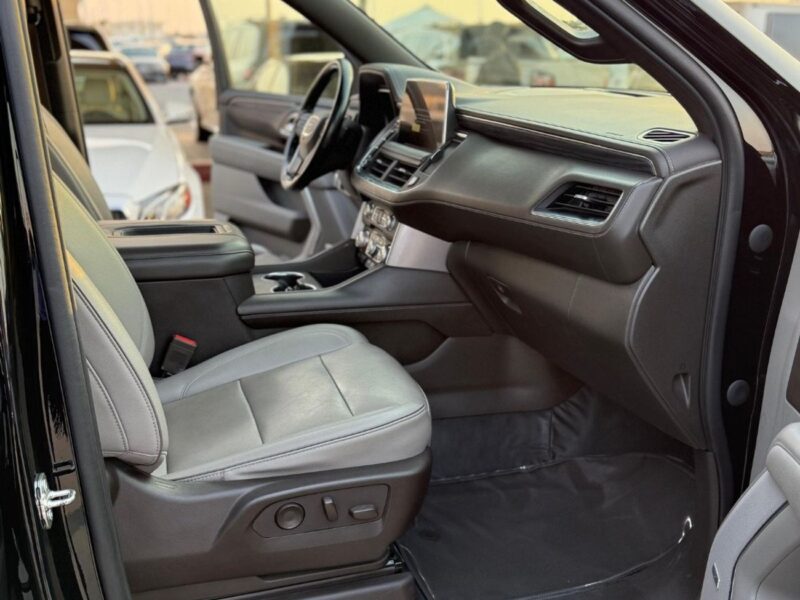 2023 GMC Yukon XL 5.3 Litres 8 Cylinders Petrol Engine Black Beige SUV GCC Specs Automatic
