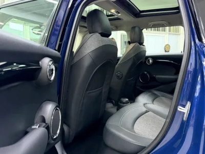 2016 MINI Cooper Cooper 1.5 Litres 3-cylinder Petrol Engine Blue Black Hatchback GCC Specs Automatic