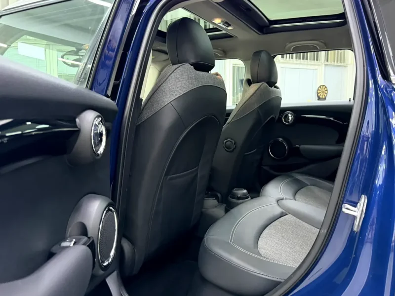 2016 MINI Cooper Cooper 1.5 Litres 3-cylinder Petrol Engine Blue Black Hatchback GCC Specs Automatic