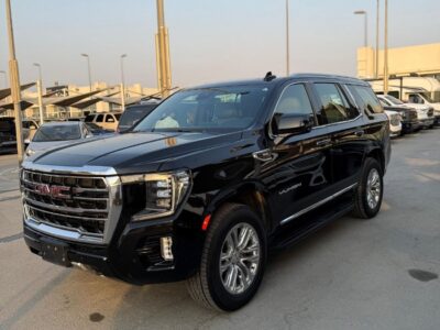 2023 GMC Yukon XL 5.3 Litres 8 Cylinders Petrol Engine Black Beige SUV GCC Specs Automatic