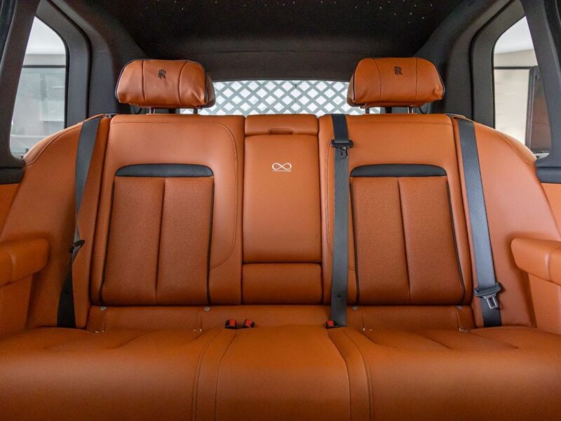 2022 Rolls Royce Cullinan BLACK BADGE 6.7 Litres 12 Cylinders Petrol Engine Black Brown SUV GCC