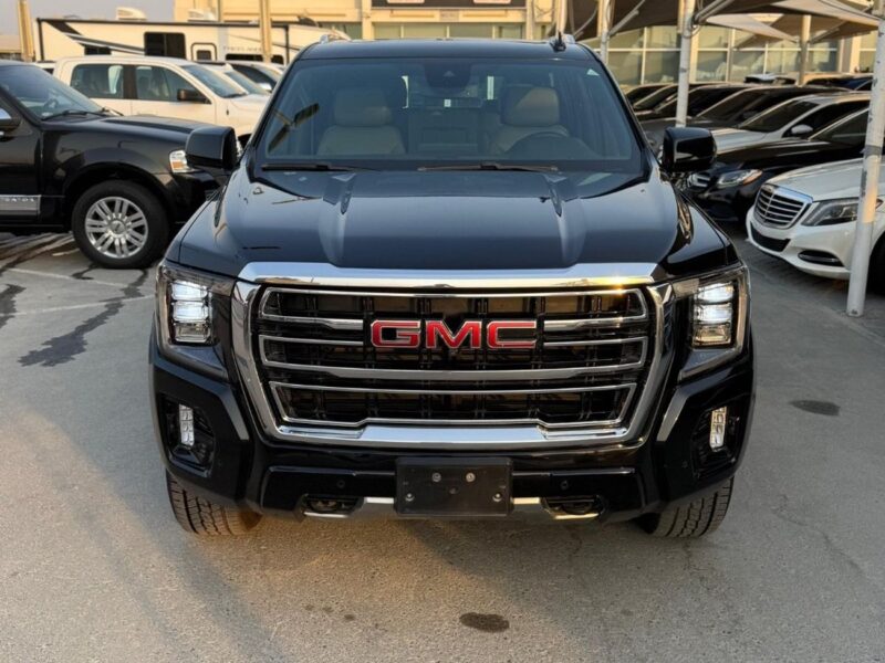 2023 GMC Yukon XL 5.3 Litres 8 Cylinders Petrol Engine Black Beige SUV GCC Specs Automatic
