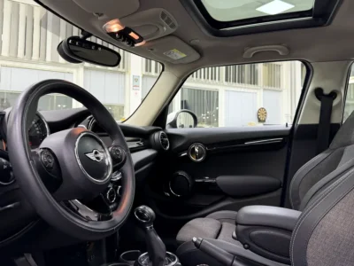 2016 MINI Cooper Cooper 1.5 Litres 3-cylinder Petrol Engine Blue Black Hatchback GCC Specs Automatic