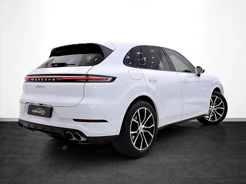 2024 Porsche Cayenne Standard 6 Cylinders Petrol Engine White Beige SUV GCC Specs CARBON PACKAGE