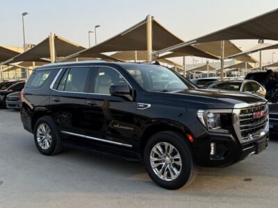 2023 GMC Yukon XL 5.3 Litres 8 Cylinders Petrol Engine Black Beige SUV GCC Specs Automatic