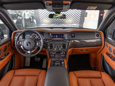 2022 Rolls Royce Cullinan BLACK BADGE 6.7 Litres 12 Cylinders Petrol Engine Black Brown SUV GCC