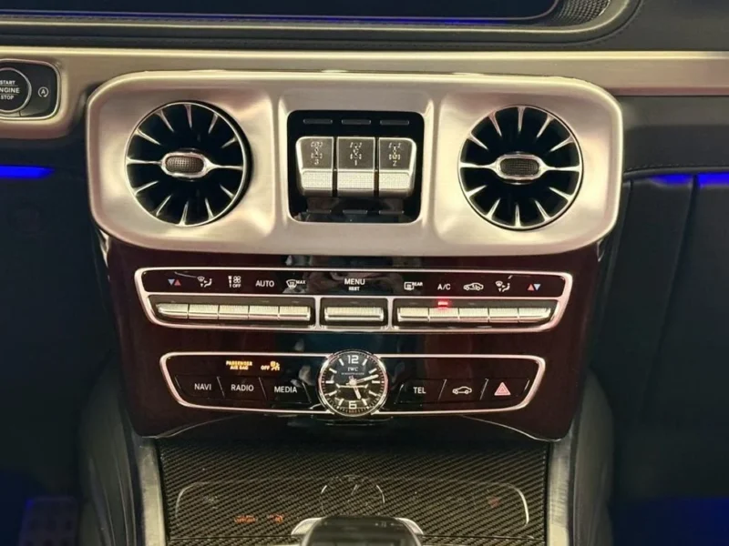 2022 Mercedes-Benz G 63 AMG 4.0L V8 Bi-Turbo Engine White Red SUV GCC Double Night Package
