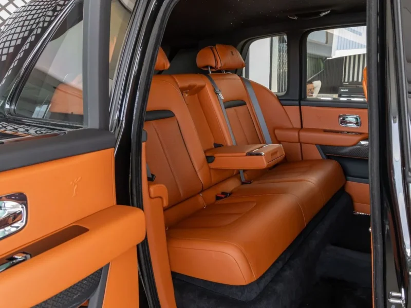 2022 Rolls Royce Cullinan BLACK BADGE 6.7 Litres 12 Cylinders Petrol Engine Black Brown SUV GCC