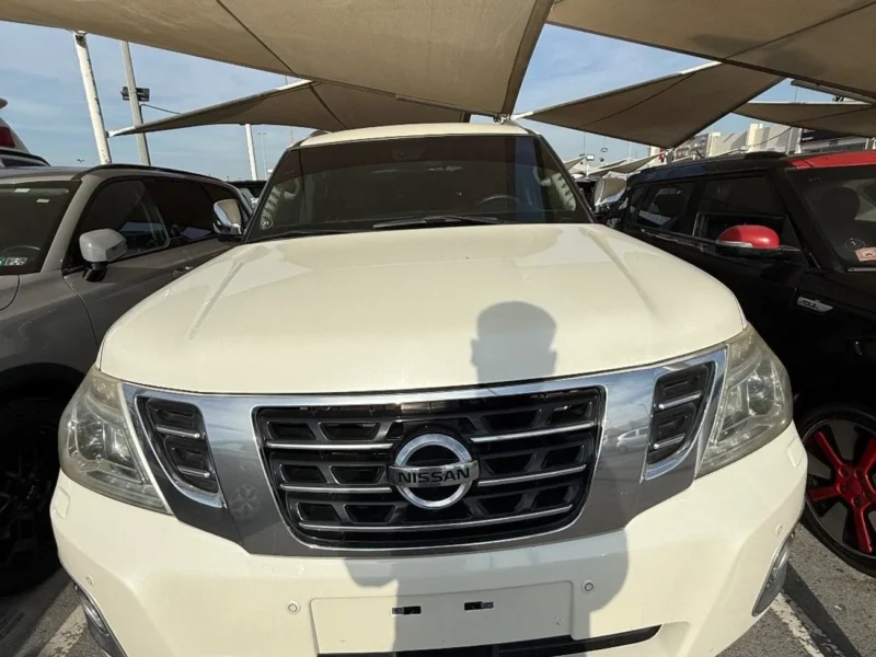 2015 Nissan Patrol LE Platinum 5.6 Litres 8 Cylinders Petrol Engine White Tan SUV GCC Specs