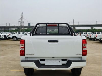 2026 Isuzu RE-MAX 2.8 Litres 4 Cylinders Diesel Engine White Grey Pickup Truck Manual