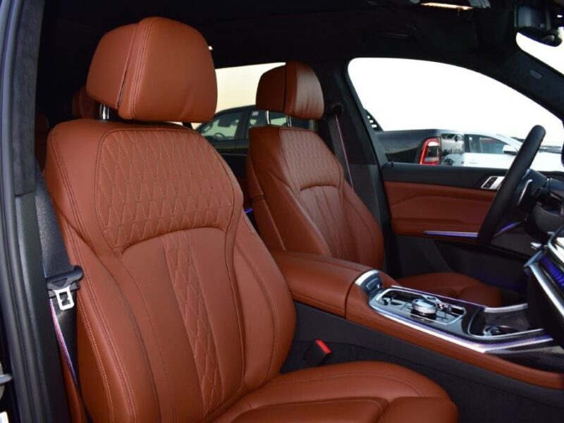 2024 BMW X7 M Sport 4.4 Litres Twin-Turbo V8 Petrol Engine Black Brown SUV GCC Specs