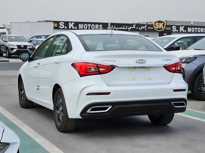 2027 Chery Arrizo 5 STD 1.5 Litres 4 Cylinders Petrol Engine White Beige Sedan GCC Specs Automatic