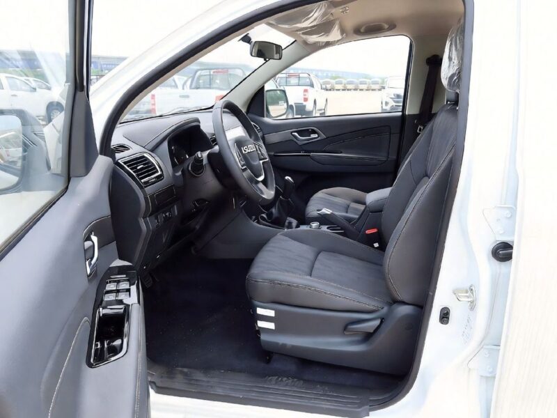 2026 Isuzu RE-MAX 2.8 Litres 4 Cylinders Diesel Engine White Grey Pickup Truck Manual
