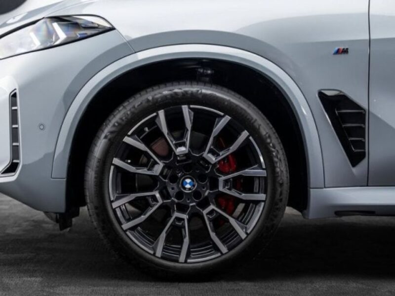 2024 BMW X5 3.0 Litres Twin-Turbocharged Inline-6 Petrol Engine Silver Tan SUV GCC Specs