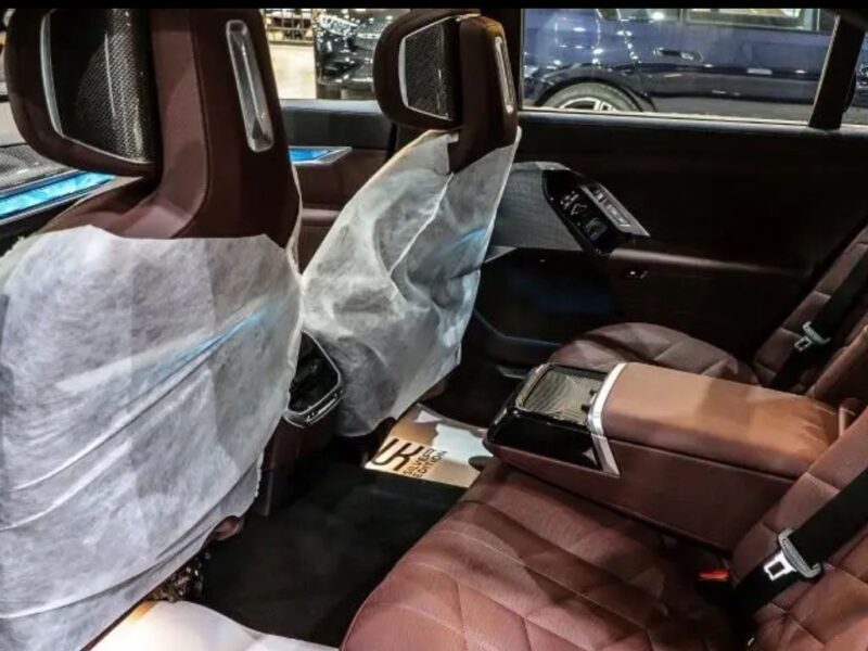 2024 BMW ALPINA XB7 4.4L Twin-Turbocharged V8 Petrol Engine Grey Brown SUV GCC Specs