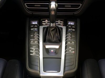 2021 Porsche Macan S 3.0 Litres V6 Turbocharged 6 Cylinders Petrol Engine Green Metallic Black SUV