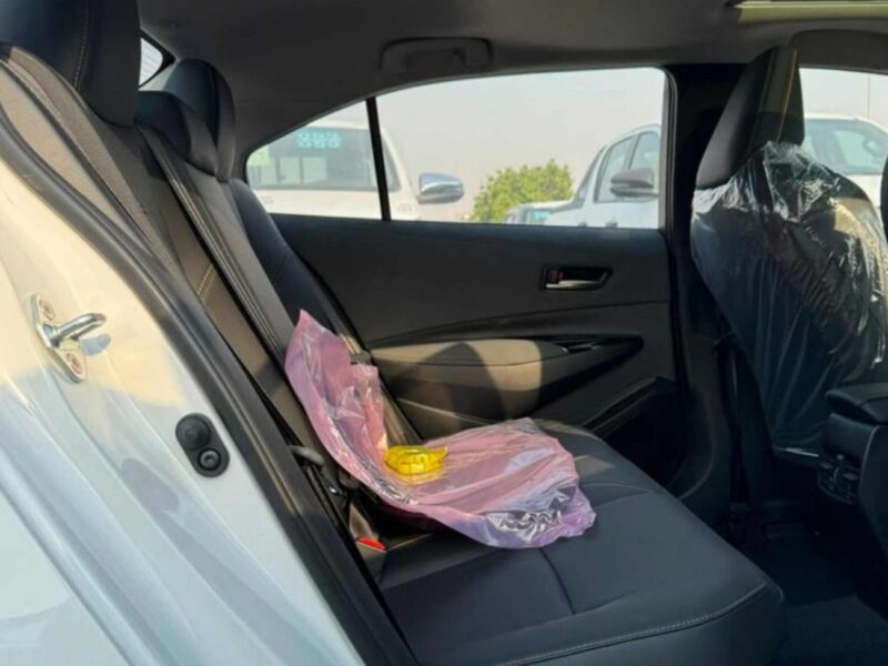 2026 Toyota Corolla HEV HYBRID 1.8 Litres 4 Cylinders Engine White Black Sedan GCC Specs