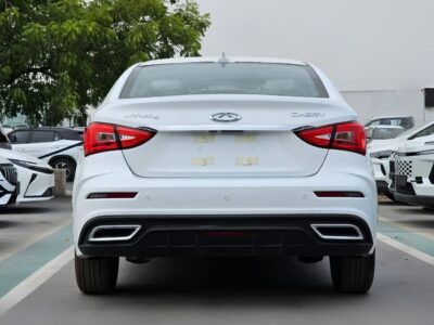 2027 Chery Arrizo 5 STD 1.5 Litres 4 Cylinders Petrol Engine White Beige Sedan GCC Specs Automatic