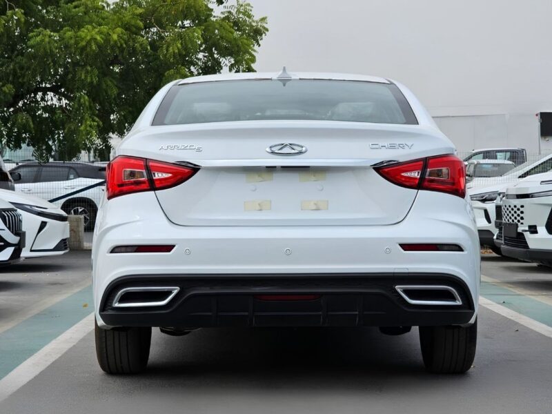2027 Chery Arrizo 5 STD 1.5 Litres 4 Cylinders Petrol Engine White Beige Sedan GCC Specs Automatic