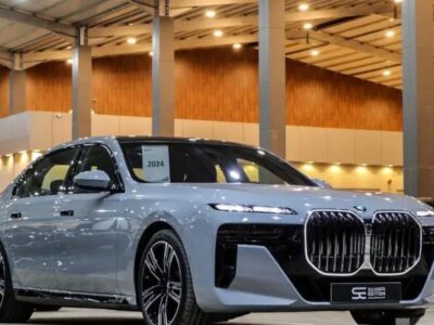 2024 BMW ALPINA XB7 4.4L Twin-Turbocharged V8 Petrol Engine Grey Brown SUV GCC Specs