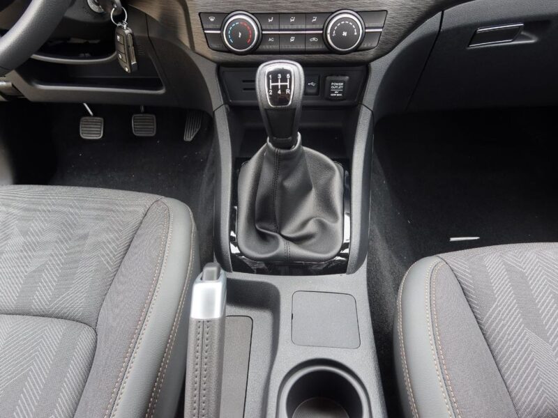 2026 Isuzu RE-MAX 2.8 Litres 4 Cylinders Diesel Engine White Grey Pickup Truck Manual