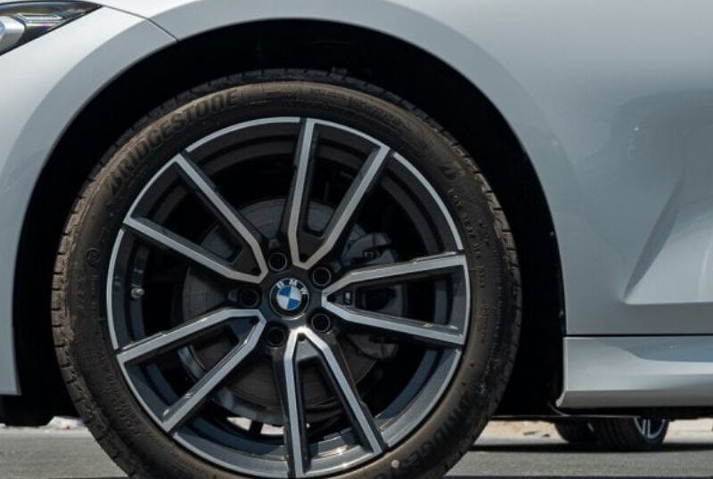 2024 BMW ALPINA B3 3.0L Twin-Turbocharged Inline-6 Petrol Engine Light Grey Red Sedan GCC
