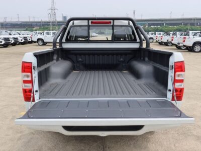 2026 Isuzu RE-MAX 2.8 Litres 4 Cylinders Diesel Engine White Grey Pickup Truck Manual