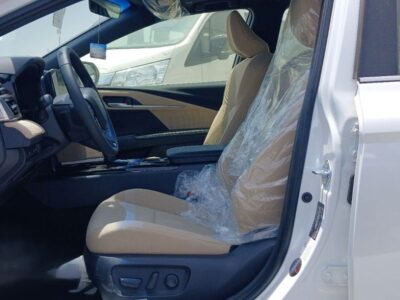 2026 Toyota Camry LE 2.5 Litres 4 Cylinders Hybrid Engine White Beige Sedan GCC Specs