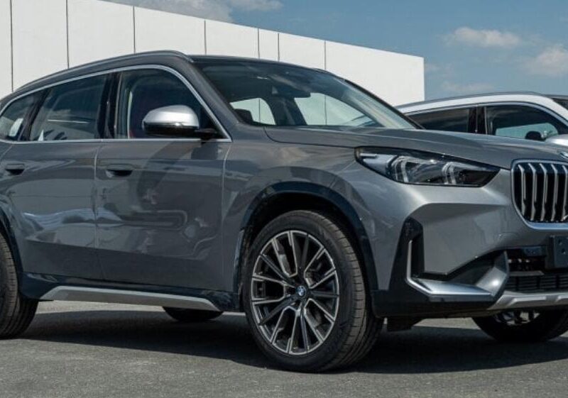 2024 BMW X1 2.0L Twin-Turbocharged Inline-4 Petrol Engine Grey Red SUV GCC Specs