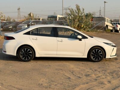 2026 Toyota Corolla XLI HEV 1.8 Litres 4 Cylinders Petrol Engine White Black Sedan Chinese Specs