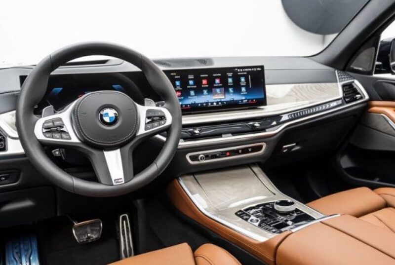 2024 BMW X5 3.0 Litres Twin-Turbocharged Inline-6 Petrol Engine Silver Tan SUV GCC Specs