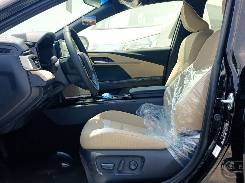 2026 Toyota Camry LE 2.5 Litres 4 Cylinders Hybrid Engine Black Beige Sedan GCC Specs