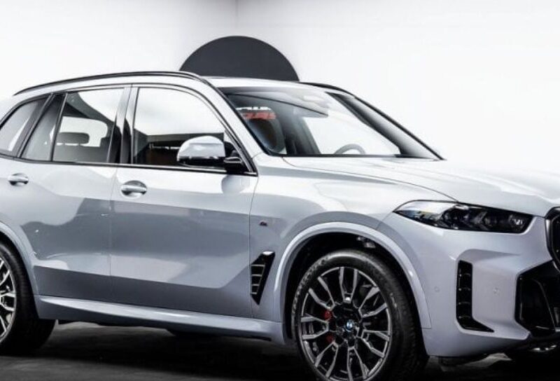 2024 BMW X5 3.0 Litres Twin-Turbocharged Inline-6 Petrol Engine Silver Tan SUV GCC Specs