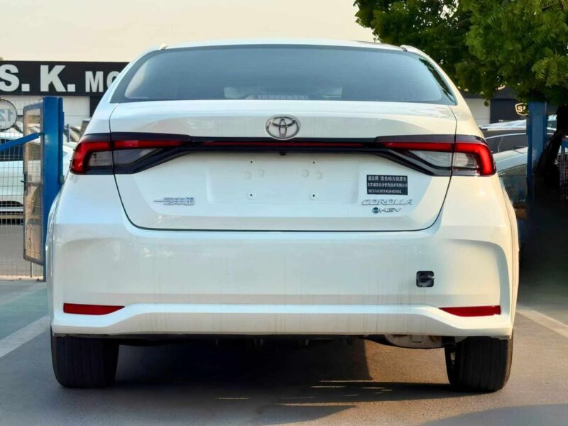 2026 Toyota Corolla HEV HYBRID 1.8 Litres 4 Cylinders Engine White Black Sedan GCC Specs