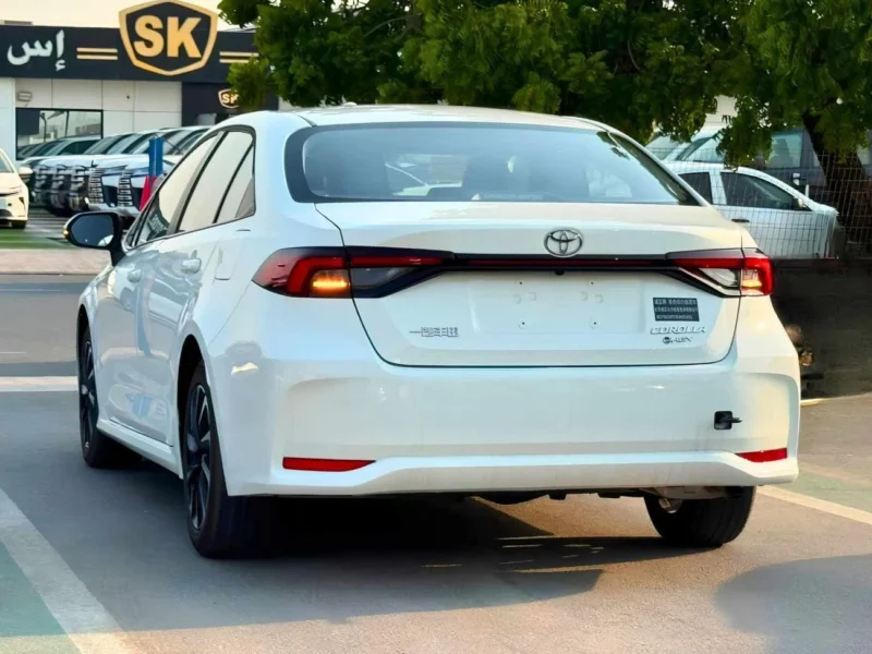 2026 Toyota Corolla HEV HYBRID 1.8 Litres 4 Cylinders Engine White Black Sedan GCC Specs