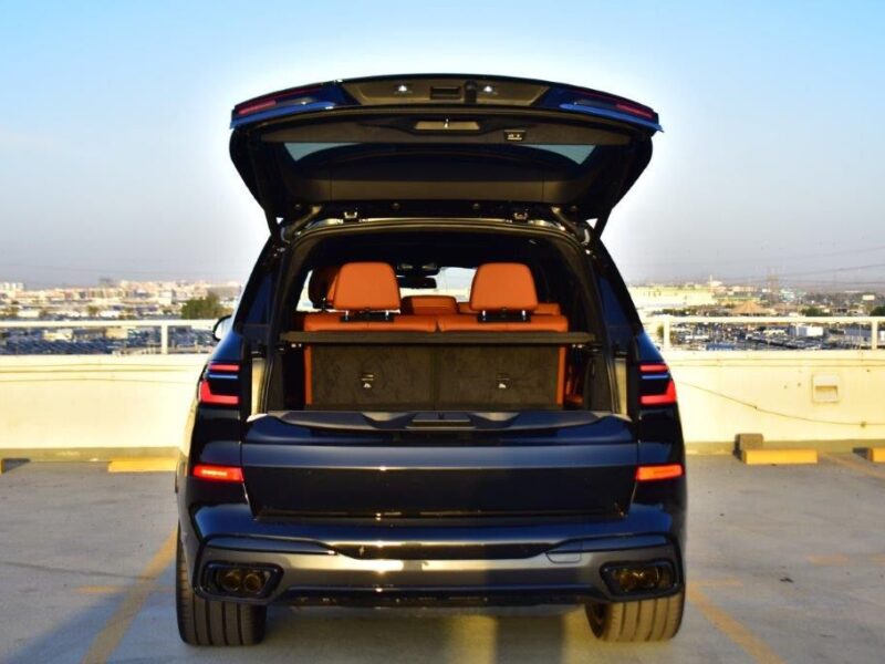 2024 BMW X7 M Sport 4.4 Litres Twin-Turbo V8 Petrol Engine Black Brown SUV GCC Specs