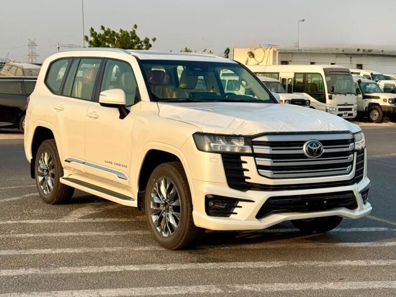 2026 Toyota Land Cruiser GXR 4.0 Litres 6 Cylinders Petrol Engine White Beige SUV GCC Specs