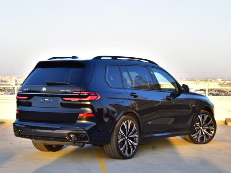 2024 BMW X7 M Sport 4.4 Litres Twin-Turbo V8 Petrol Engine Black Brown SUV GCC Specs