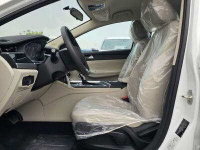 2027 Chery Arrizo 5 STD 1.5 Litres 4 Cylinders Petrol Engine White Beige Sedan GCC Specs Automatic