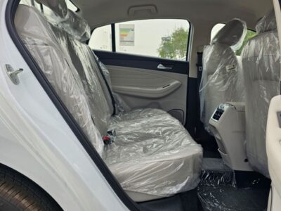 2027 Chery Arrizo 5 STD 1.5 Litres 4 Cylinders Petrol Engine White Beige Sedan GCC Specs Automatic
