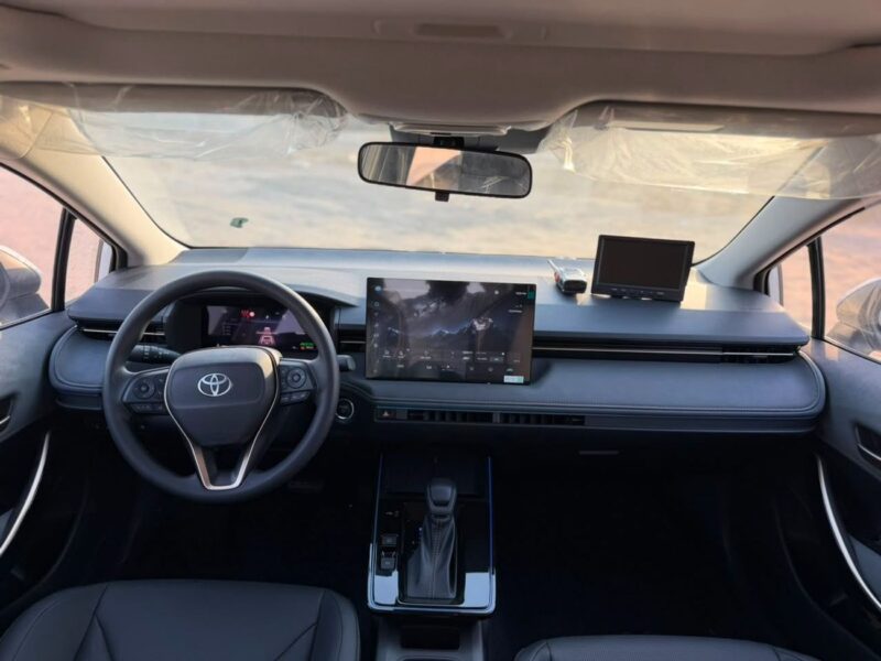 2026 Toyota Corolla XLI HEV 1.8 Litres 4 Cylinders Petrol Engine White Black Sedan Chinese Specs