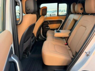 2026 Land Rover Defender 110 X-DYNAMIC HSE P400 3.0L 6 Cylinders petrol Engine White Tan