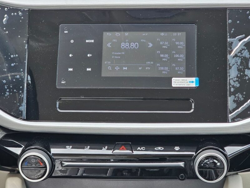 2027 Chery Arrizo 5 STD 1.5 Litres 4 Cylinders Petrol Engine White Beige Sedan GCC Specs Automatic