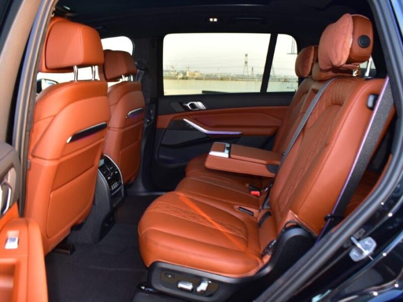 2024 BMW X7 M Sport 4.4 Litres Twin-Turbo V8 Petrol Engine Black Brown SUV GCC Specs