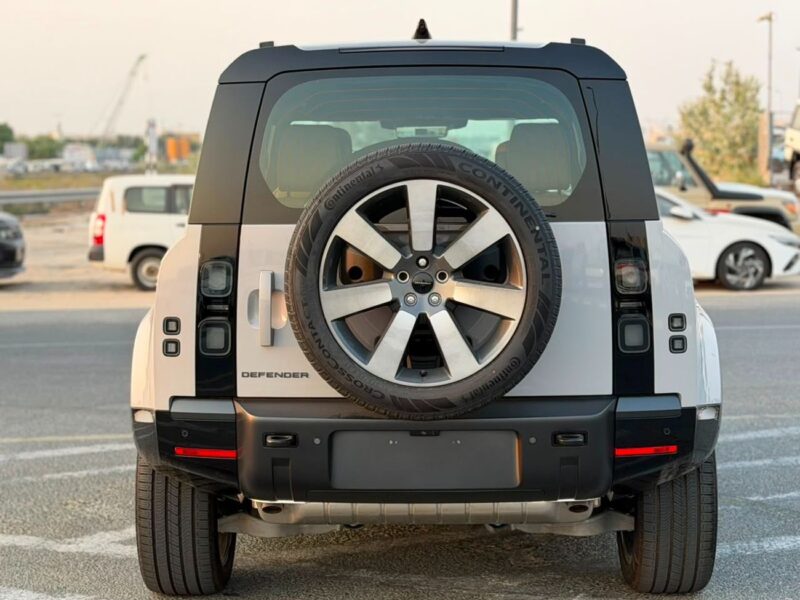2026 Land Rover Defender 110 X-DYNAMIC HSE P400 3.0L 6 Cylinders petrol Engine White Tan